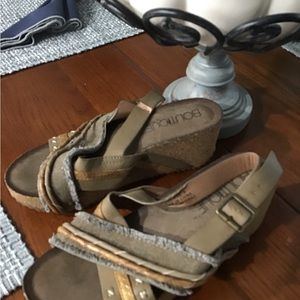 Corky boutique wedges